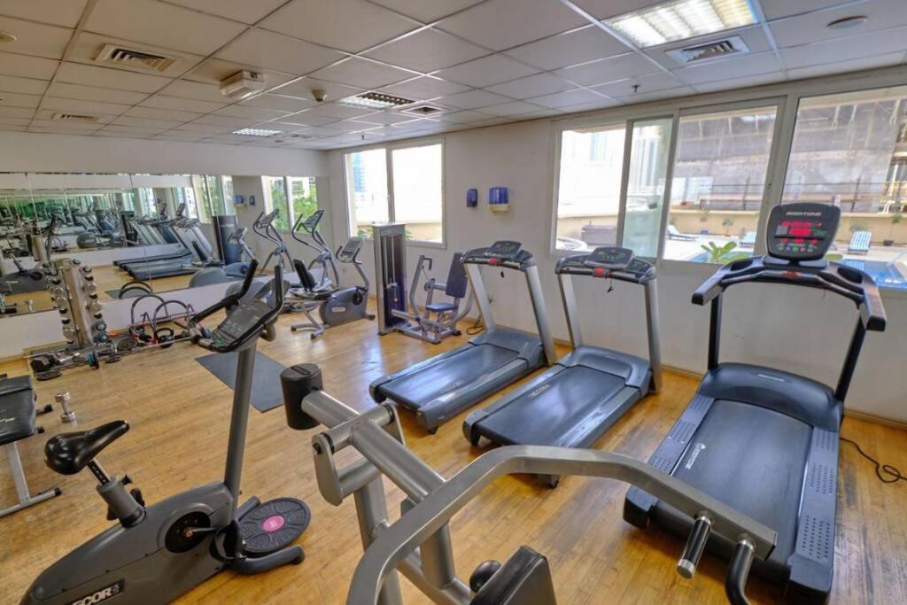 Lovely 1-Bedroom Apartment In The Heart Of Dubai Marina المظهر الخارجي الصورة